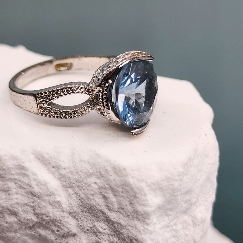 14K Gold White Silver Tone Light Blue Oval Crystal Filigree Cocktail Ring Size 7